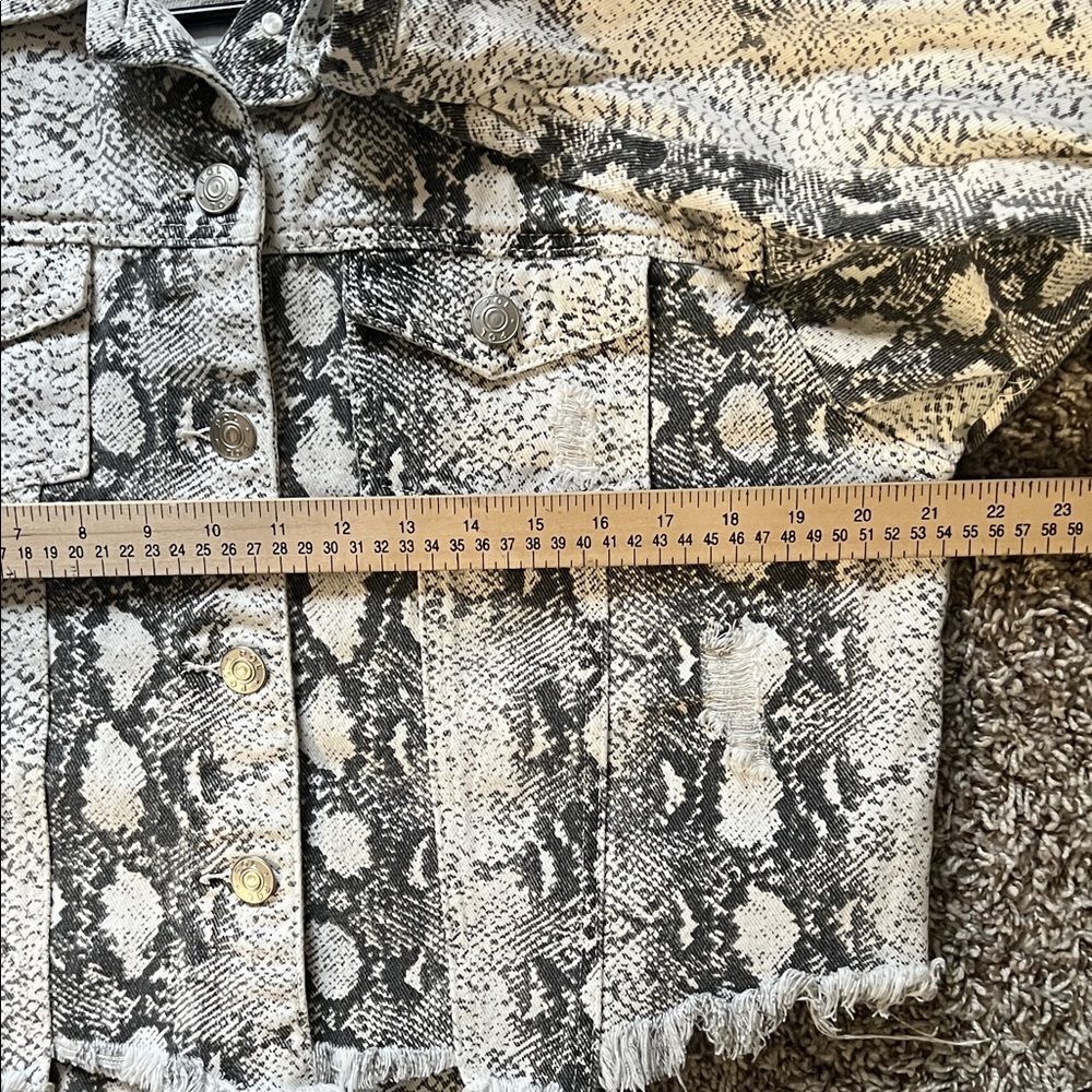 NWOT POL Snake Python Print Denim Jacket Distressed Button Front Pockets Large - Picture 7 of 12